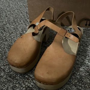 Hasbeens tan colored clogs.   Cute! But reposhing!! Never worn by me.